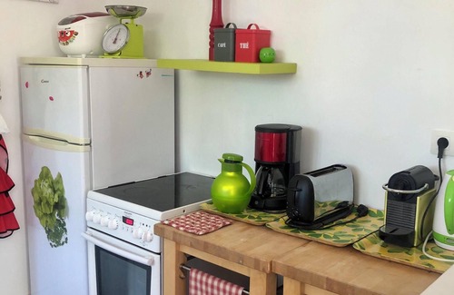 La Croix-sur-Ourcq House | Discover Homerez: Lake View House in La Croix-sur-Ourcq