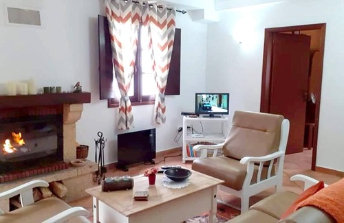 Camacha House | Homerez - House 12 km away from the beach for 5 ppl. with terrace at Camacha