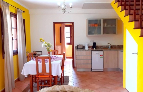 Camacha House | Homerez - House 12 km away from the beach for 5 ppl. with terrace at Camacha