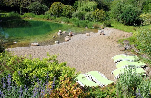 Saint-Cybranet House | Homerez - House for 8 ppl. with shared pool and terrace at Saint-Cybranet