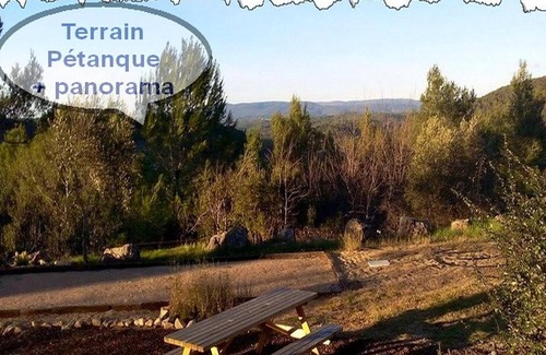 Taradeau House | Homerez - House for 10 ppl. with swimming-pool, garden and terrace at Taradeau