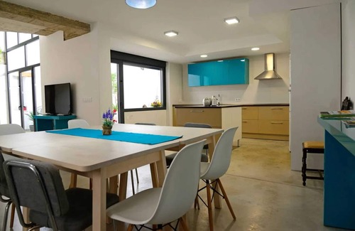 Almagro House | Spacious Almagro Home for 10 with Pet-Friendly Amenities