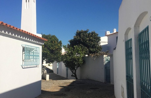 Prainha House | Seaside Retreat: 200m from Beach with Pool & Ocean View