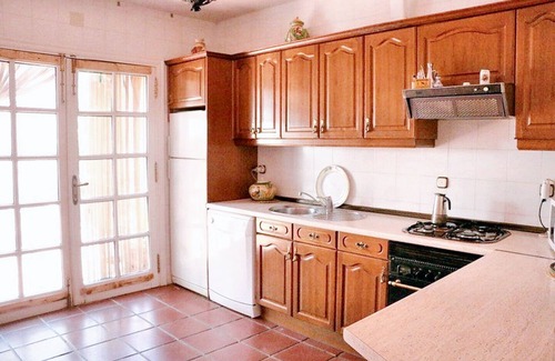 Castilblanco House | Spacious 8-Person Retreat with Terrace in Castilblanco