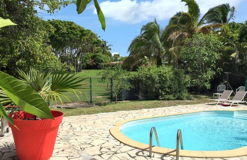 Saint-Francois House | Beachside Retreat with Pool & Ocean Views for 8 Guests