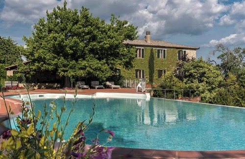 Palazzina House | Elegant House in Murlo with Pool and Ocean View