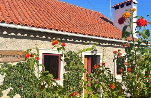 Porto de Mos House | Spacious Villa for 10 with Pool & Terrace in Porto de Mós