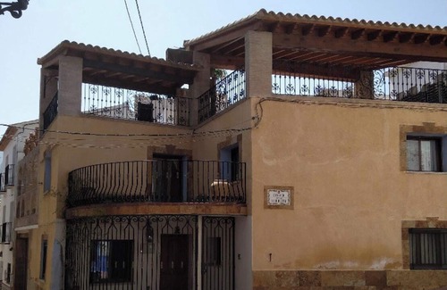 Xirles House | Coastal Retreat with Pool & Jacuzzi, Rated 10/10 by Guests