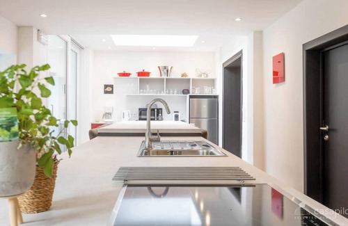 Spa House | Top-Rated Homerez House with Jacuzzi, Garden & Spa Retreat