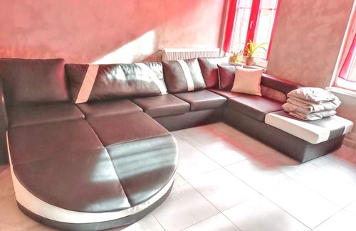 Balbronn House | Relaxing Getaway at Homerez with Private Jacuzzi in Balbronn