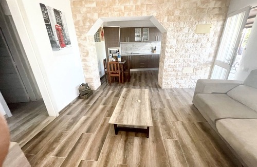 Armenime House | Scenic House with Jacuzzi and Pool in Adeje