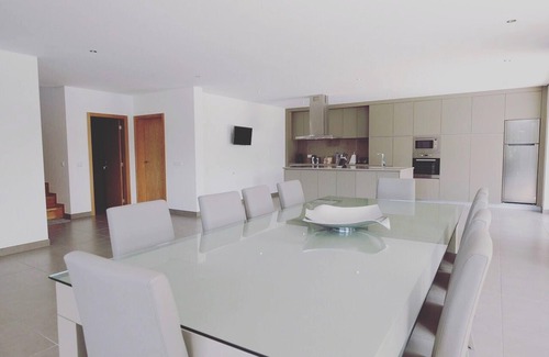 Tabuacas Villa | Perfect Getaway: Villa with Pool & Balcony in Vieira do Minho