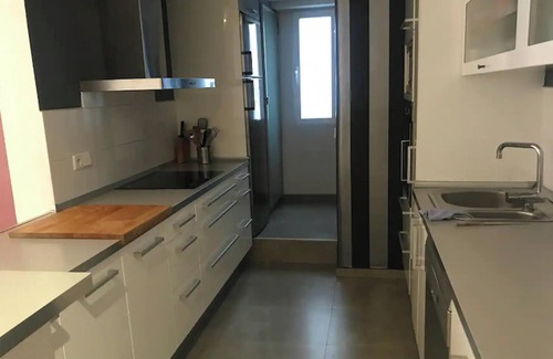 Mestalla Apartment | Discover Homerez: Modern Oceanfront Apartment in València