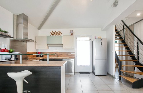 Les Boucholeurs House | Cozy Sea View Retreat with Terrace at Chatelaillon Plage
