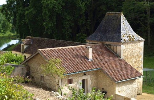 La Bachellerie House | Homerez - Nice house for 4 ppl. with shared pool and terrace at La Bachellerie