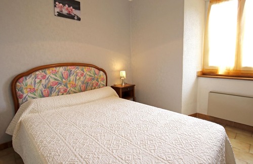 Gravieres House | Homerez - Nice house for 6 ppl. with shared pool and terrace at Gravières