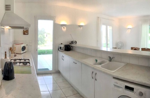 Solaro Villa | Beachside Villa with Pool for 6 Guests - Pet Friendly Retreat