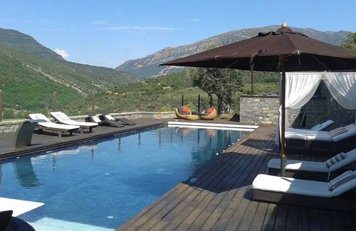 Boltana House | Relaxing Retreat in Boltaña: Pool, Spa & Pet Friendly!