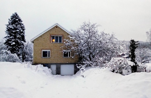 Ambjorby House | Cozy House Near the Beach with Terrace in Ambjörby