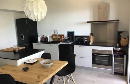 Ville-di-Pietrabugno Apartment | Homerez - Sea-view apartment in Bastia