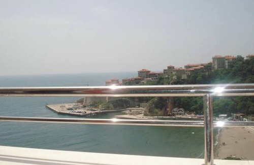 Rana Apartment | Oceanfront Sea View Apartment in Ulcinj with Pool & Spa