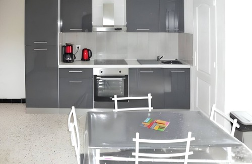 Besseges Apartment | Pet-Friendly Oceanfront Apartment with Spa in Bessèges