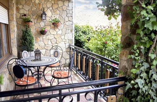 Abejar House | Homerez - Spacious house with garden in Abejar