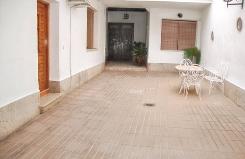Almagro House | Ideal Family Retreat with Spa and Kitchen in Almagro