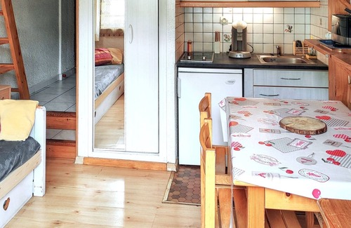 La Salle-les-Alpes Apartment | Discover Homerez Studio with Spa and Lake View in La Salle
