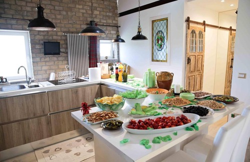 Vignanello Apartment | Discover Homerez Studio: Pet-Friendly Stay with Balcony