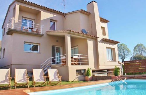 Torroella de Montgri Villa | Gorgeous Villa in Torroella with Pool and Ocean View