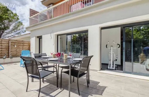 Morieres-les-Avignon Villa | Homerez - Villa in Morières-lès-Avignon