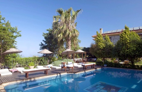 Uzunyurt Villa | Homerez - Villa 2 km away from the beach with swimming-pool, jacuzzi and garden