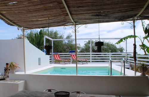 Augusta Villa | Homerez - Villa for 12 ppl. with swimming-pool, garden and terrace at Augusta