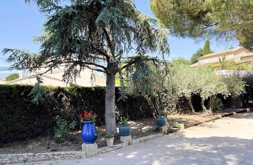 Sablet Villa | Homerez - Villa for 12 ppl. with swimming-pool, garden and terrace at Sablet