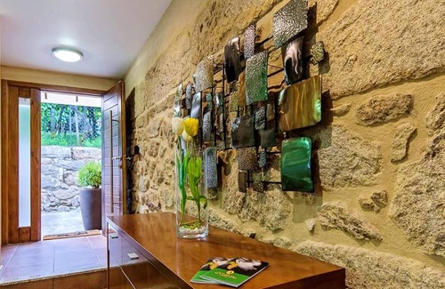Melgaco Villa | Homerez - Villa for 6 ppl. with swimming-pool, sea view and garden at Cividade