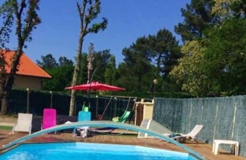 Escource Villa | Homerez - Villa for 8 ppl. with swimming-pool, garden and terrace at Escource