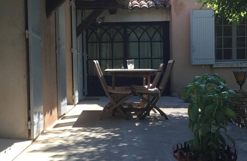 Althen-des-Paluds Villa | Homerez - Villa in Althen-des-Paluds