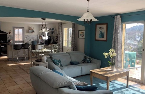 Saint-Alexandre Villa | Inviting Villa with Pool and Terrace in Saint-Alexandre