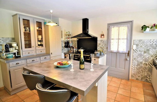 Saint-Alexandre Villa | Inviting Villa with Pool and Terrace in Saint-Alexandre