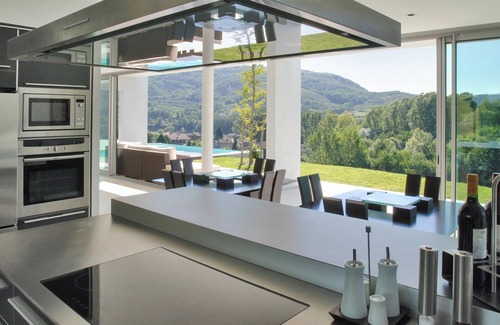 Saint-Desirat Villa | Relaxing Villa with Pool & Jacuzzi in Saint Désirat
