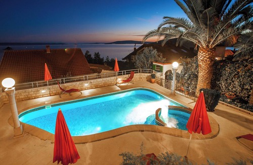 Seget Vranjica Villa | Homerez - Villa in Seget Vranjica