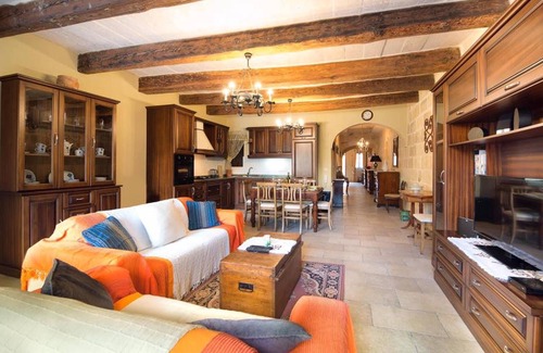 Nadur Villa | Beautiful Villa with Private Pool, Steps from the Beach