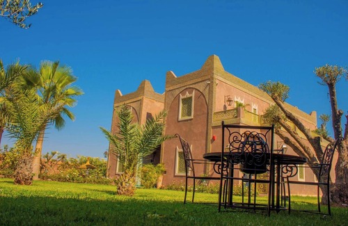 Annakhil Villa | Stunning Villa in Marrakech with Pool and Spa Amenities