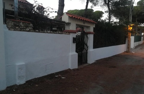 Punta Umbria Villa | Perfect Getaway: Villa with Pool & Garden at Punta Umbría