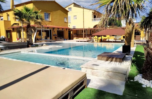 Rubi Villa | Experience Relaxation at Homerez Villa with Pool & Spa