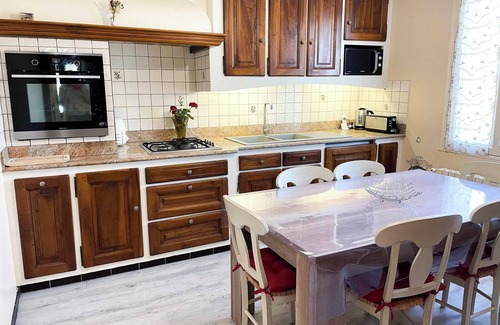 Sablet Villa | Homerez - Villa in Sablet + Private Pool