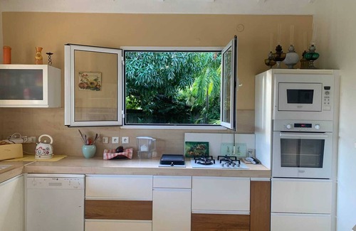 Dampierre Villa | Beachside Villa with Pool, Jacuzzi & 10/10 Guest Rating