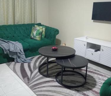 Ngong Apartment | Family-Friendly Retreat at Homes by Deuces with Dining