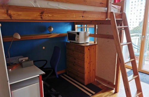Saint-Jacques-de-la-Lande Bed & Breakfast | Cozy Homestay: Budget-Friendly Retreat for Your Getaway